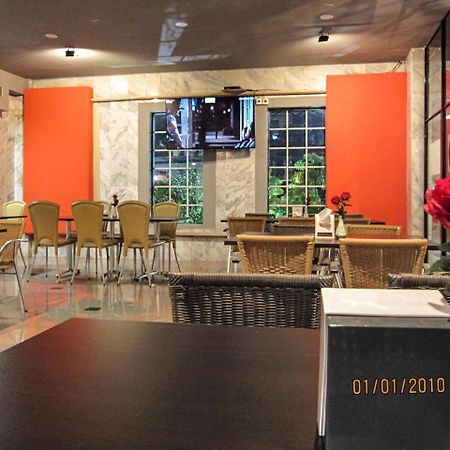 Hotel Peninsula Mangga Besar ジャカルタ エクステリア 写真