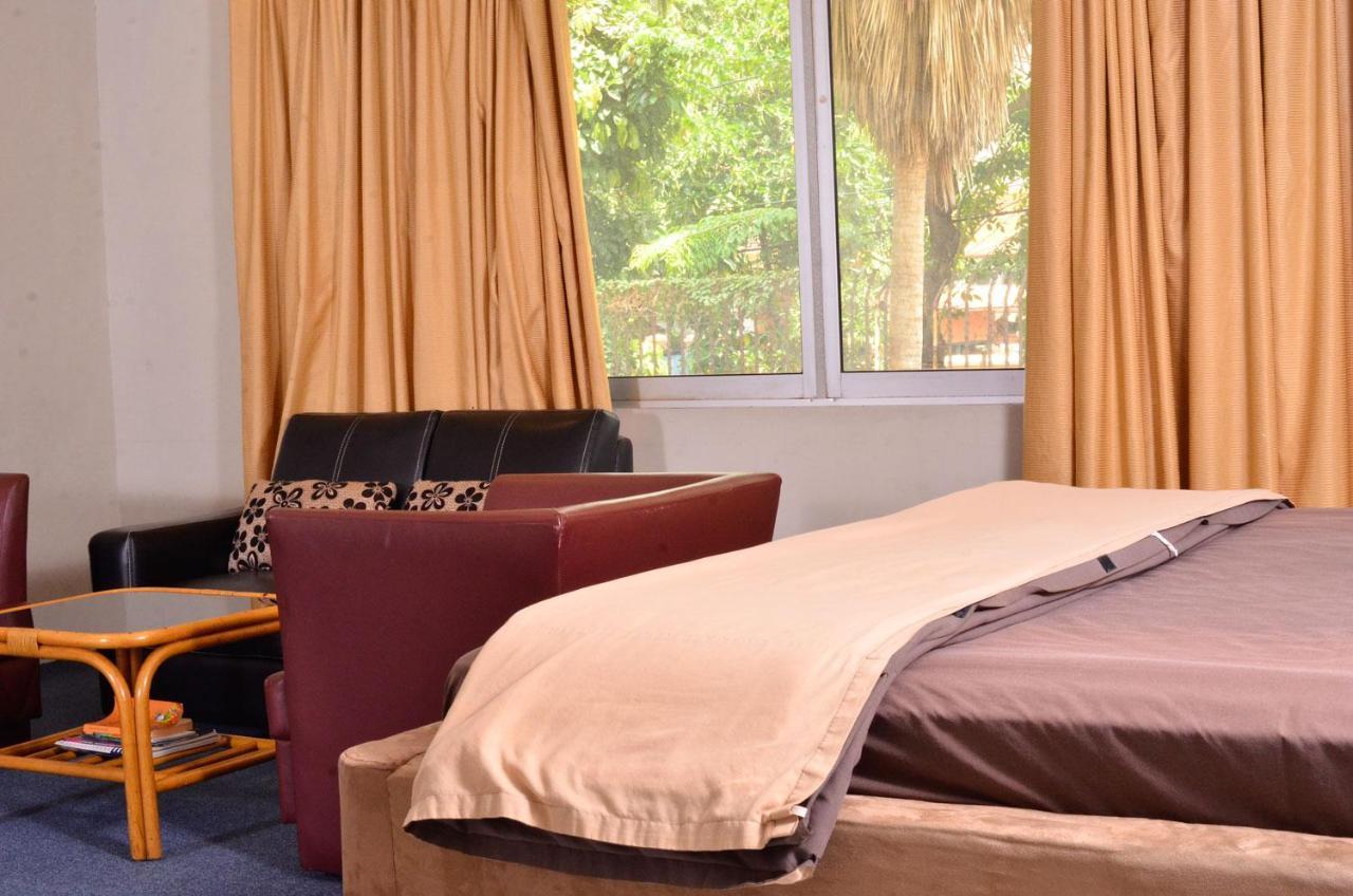 Hotel Peninsula Mangga Besar ジャカルタ エクステリア 写真