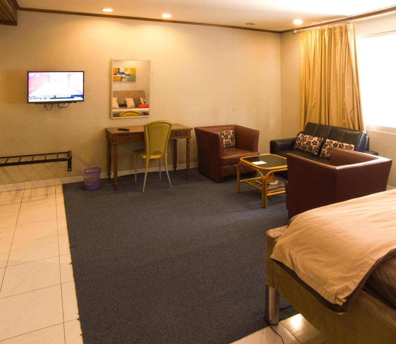 Hotel Peninsula Mangga Besar ジャカルタ エクステリア 写真