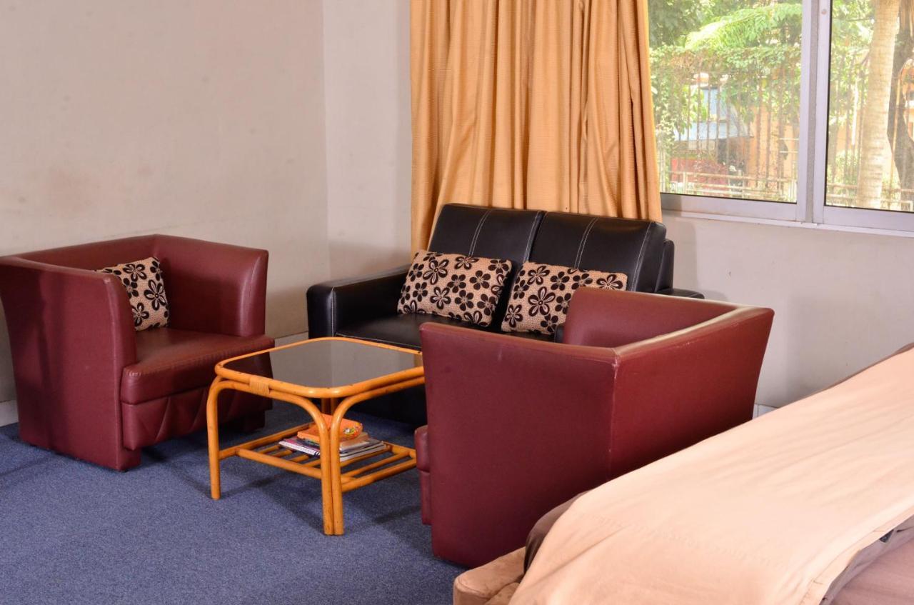 Hotel Peninsula Mangga Besar ジャカルタ エクステリア 写真